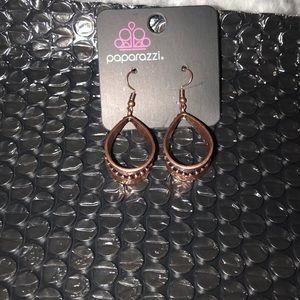 Leans and nickel free jewelry